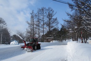 当社除雪機による除雪作業